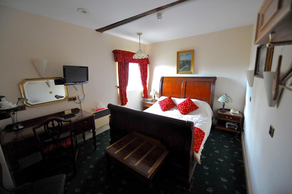 The Greyhound Coaching Inn Lutterworth Extérieur photo